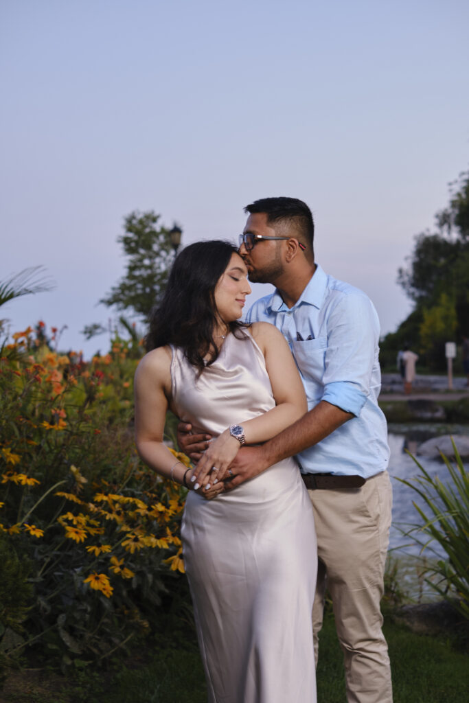 A beautiful golden hour couple photoshoot by the lake at Paletta Mansion